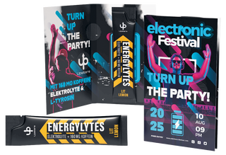 Upsters Energylytes Stick in Werbeklappkarte